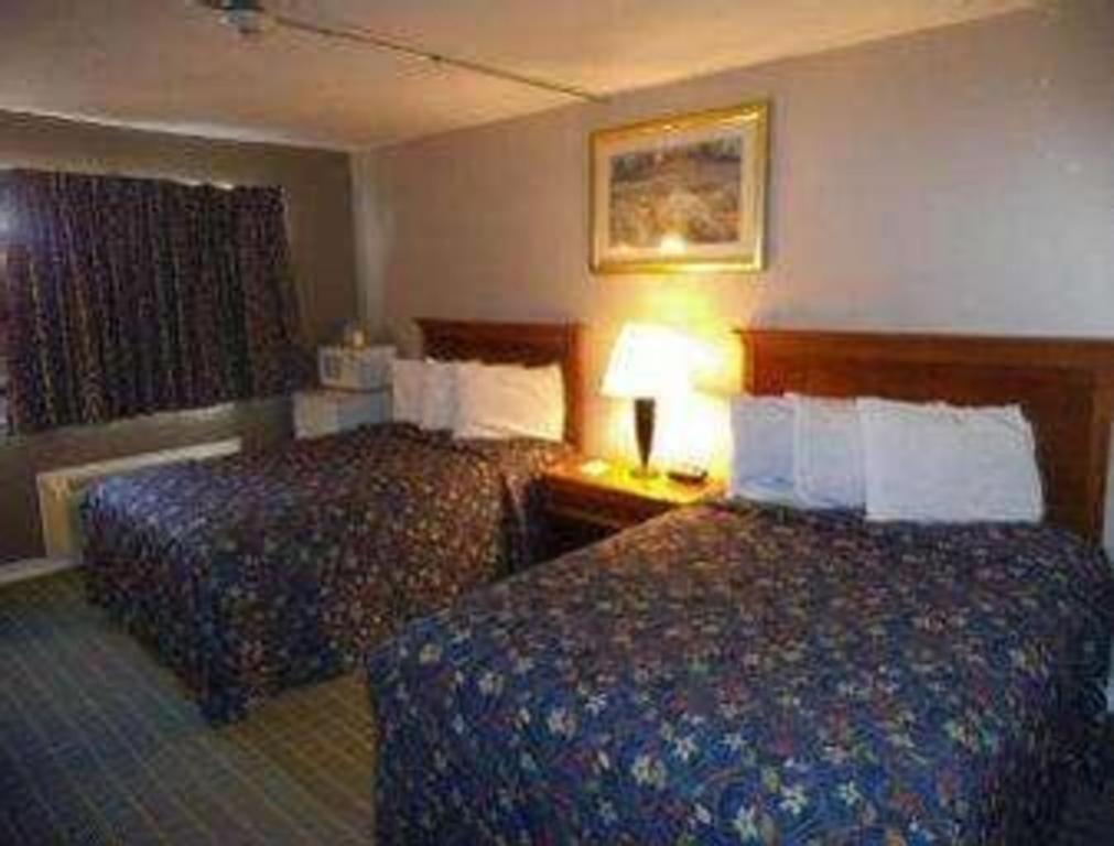 Days Inn By Wyndham West Branch Iowa City Area Dış mekan fotoğraf