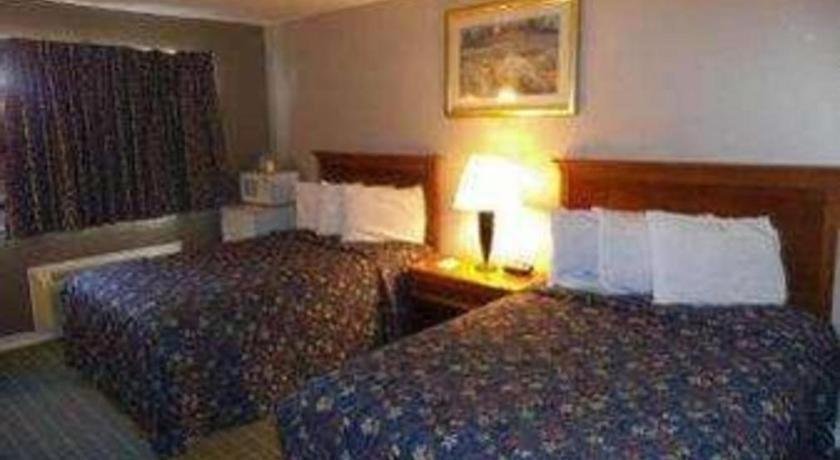 Days Inn By Wyndham West Branch Iowa City Area Dış mekan fotoğraf